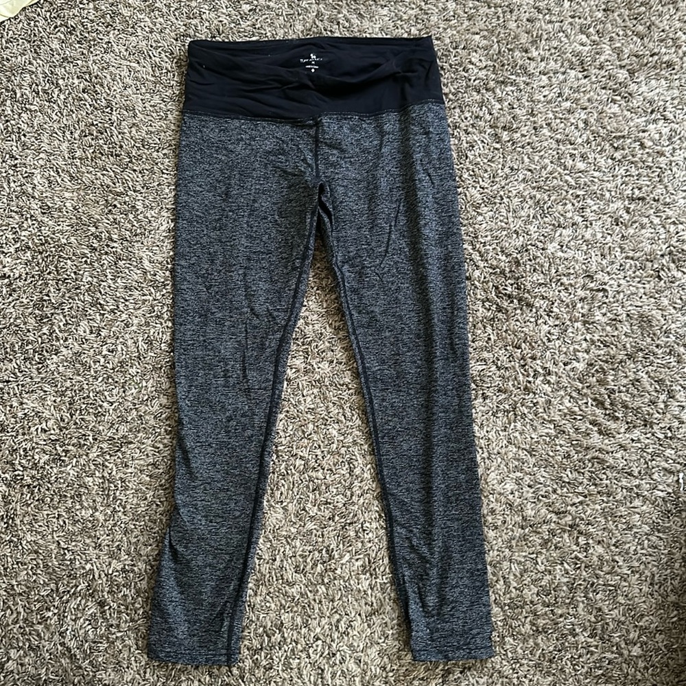 Tuff Athletics size medium leggings